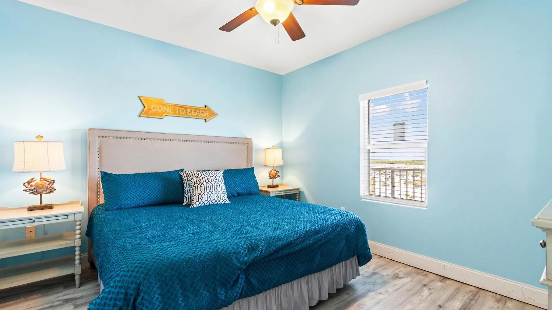 Blue Turtle At Laketown Panama City Beach Apartman